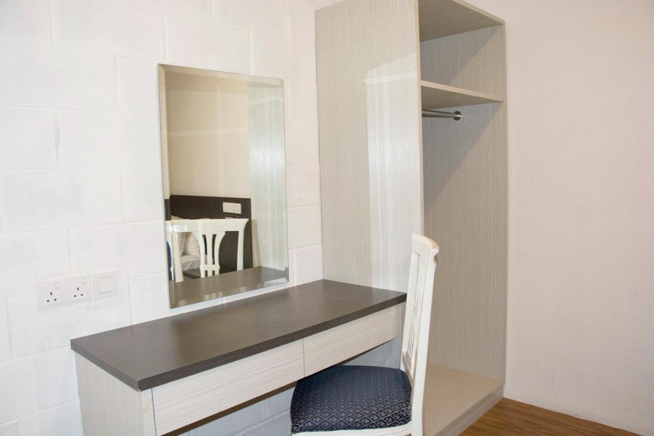 Promenade Service Apartment Кота-Кінабалу Екстер'єр фото